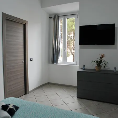 In Center Apartaments Salerno Exterior photo